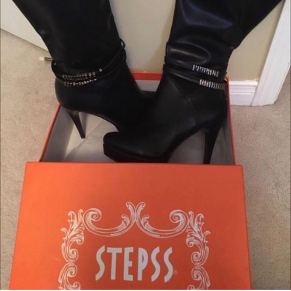 Black Stilletto Boots with red bottom sole - Picture 3 of 4